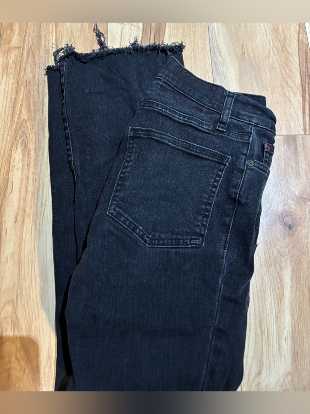 Marine Layer Women’s Black Straight Jeans with Raw Hem 26